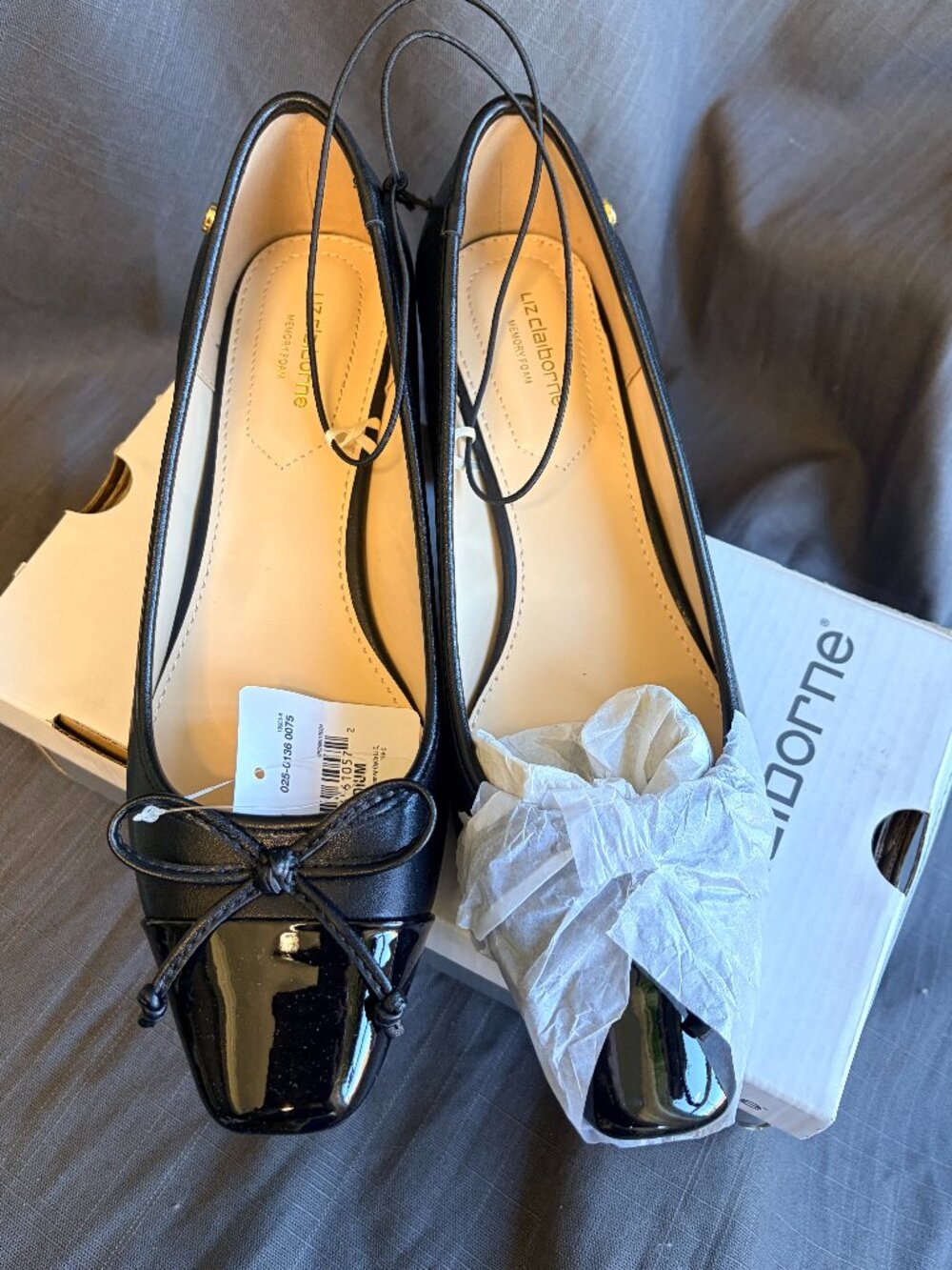 NWT Liz Claiborne Black Patent Toe Cap Block Heel Pumps